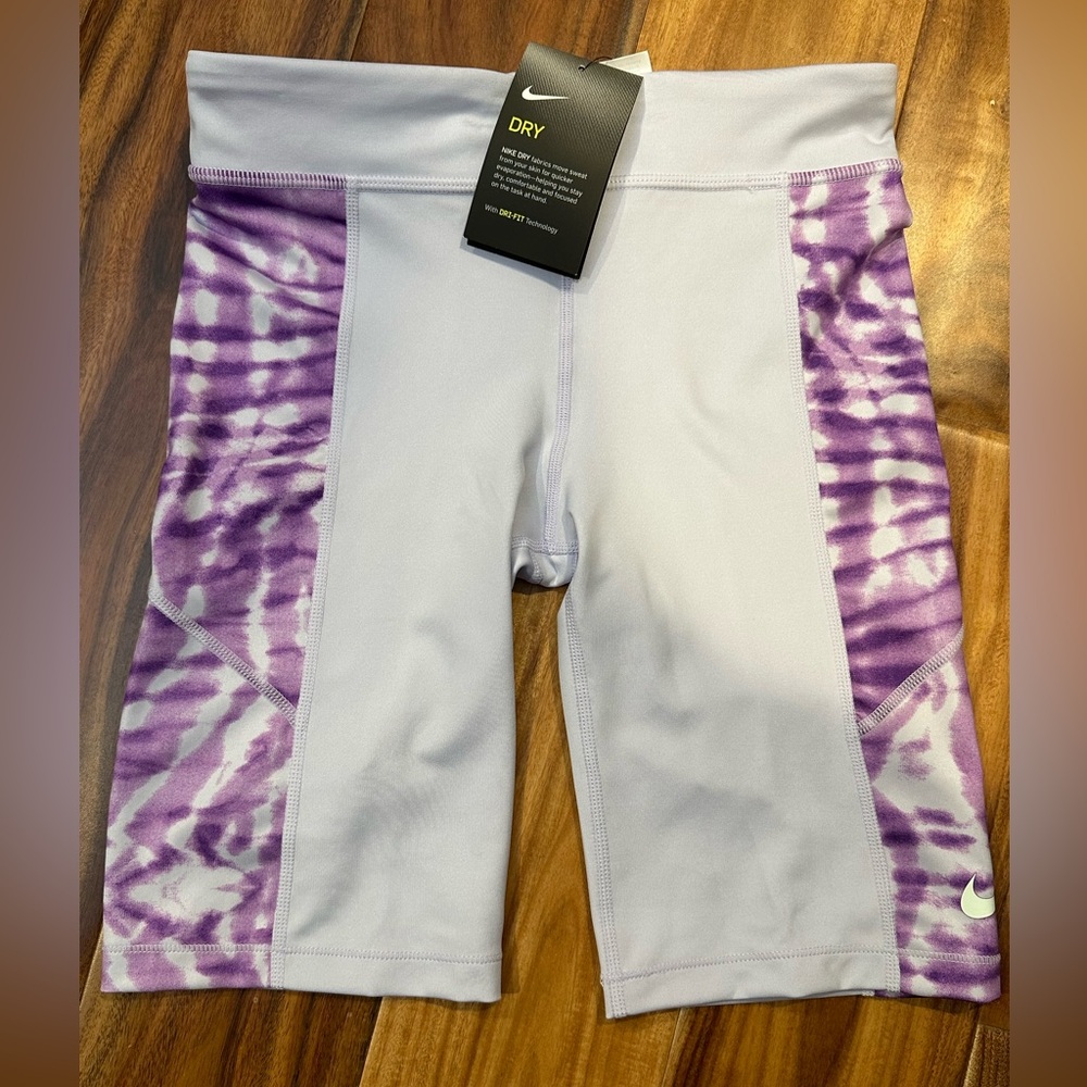 Girls Nike Trophy purple bike shorts, size Large